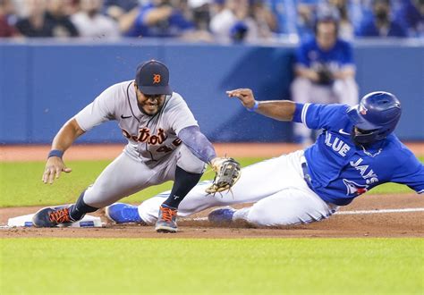 Blue Jays Drop Third Straight In 4 1 Extra Inning Loss To Detroit