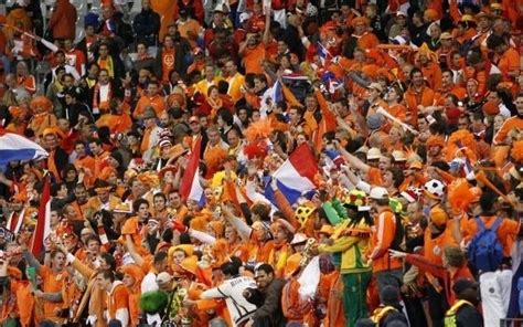 Huldiging ek 1988 van oude videotape deel 7 laatste deel. Holland-fans - LekkerWeg.nl