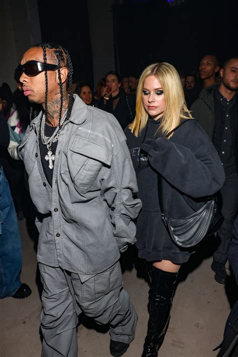 Sealed With A Kiss Avril Lavigne And Tyga Seemingly Confirm New Relationship