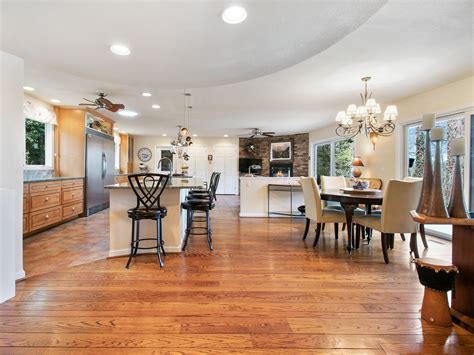 Beautiful Open Floor Plan In This Lakefront Home In Wnc Hendersonville