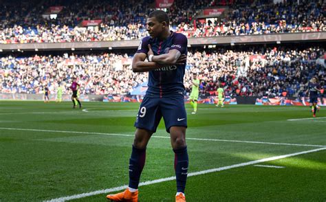 His father wifried mbappe comes from cameroon, his mother is the former handball player fayza lamari. PSG star Kylian Mbappe reveals the origin of his now iconic celebration... as well as Donatello ...