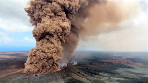 Hawaii Volcano Nasa Pictures Reveal Massive Gas Plumes And Growing
