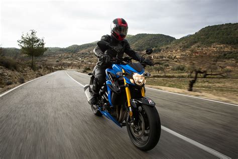 First Ride Suzuki Gsx S750 Review Suzu Visordown