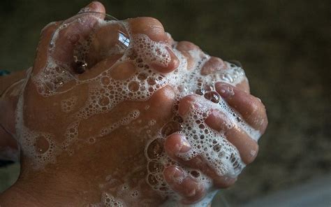 Comment Se Laver Les Mains Apr S Un Passage Aux Toilettes