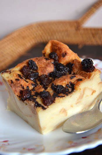 Bayangkan puding yang lembut dengan sensasi roti empuk di dalamnya. Resepi Mudah dan Sedap Puding Roti Sos Kastard ...