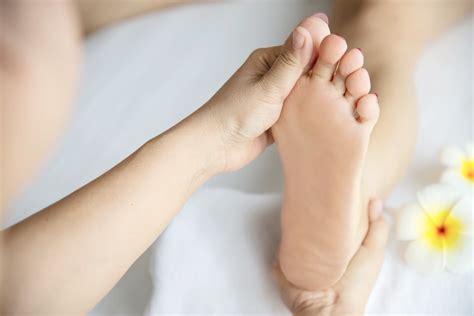 benefits of foot reflexology protone day spa kochi