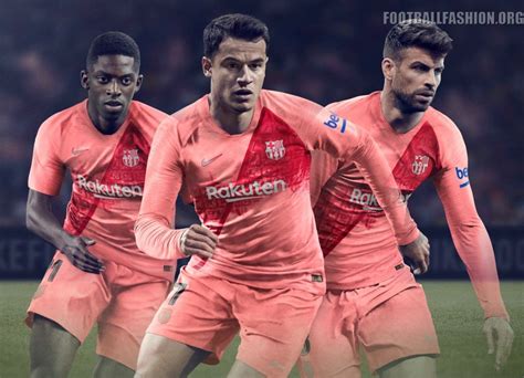 Inspired by the glow of barcelona’s streetlights. FC Barcelona 2018/19 Nike Third Kit - FOOTBALL FASHION.ORG