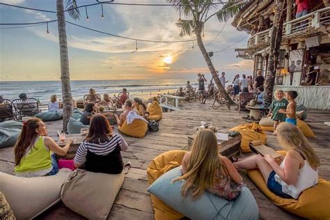 La Brisa Bali Beach Club Tepi Pantai Eco Dengan View Sunset Menawan