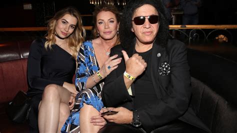 Gene Simmons Daughter Sophie Weds In Mom Shannon Tweeds Backyard