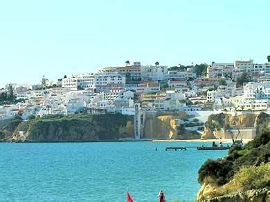 With 10 years of experience, we specialize in villas for sale in the region of santa barbara de nexe algarve and surroundings Haus kaufen in der Algarve Teil 3