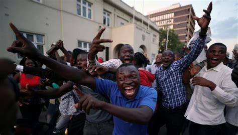 Zimbabwe Los Videos De La Gran Felicidad Tras La Renuncia De Su