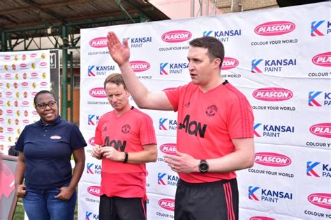 Manchester United Coaches Mike Neary, Chris O’Brien Train ...