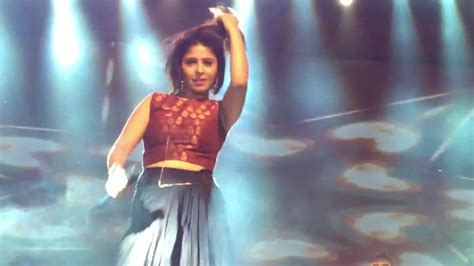 Sunidhi Chauhan Live Performance Part 1 Youtube