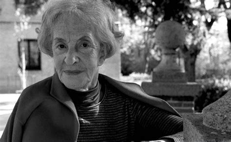 La Poeta Uruguaya Ida Vitale Recoge El Premio Federico García Lorca De