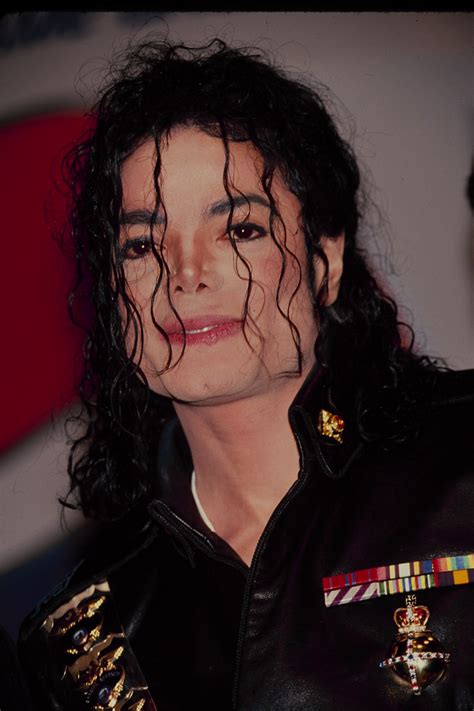 It is about good or bad, light or darkness, happiness of communication between people or despair of loneliness, peace or aggression, nations unity or rage and so on. Why did michael jackson turn white - NISHIOHMIYA-GOLF.COM