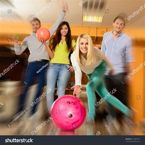 758 Motion Blur And Bowling Images Stock Photos And Vectors Shutterstock