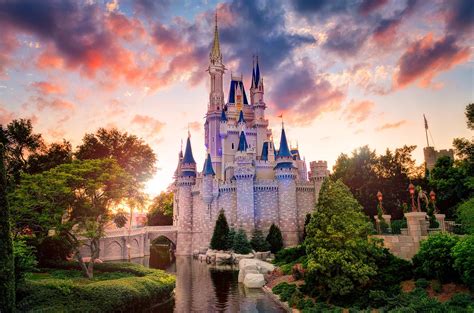A Sunset Over Cinderella Castle In The Magic Kingdom Rpics