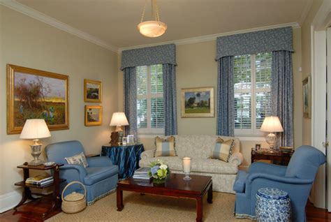 High English Style In Charleston Traditional Living Room