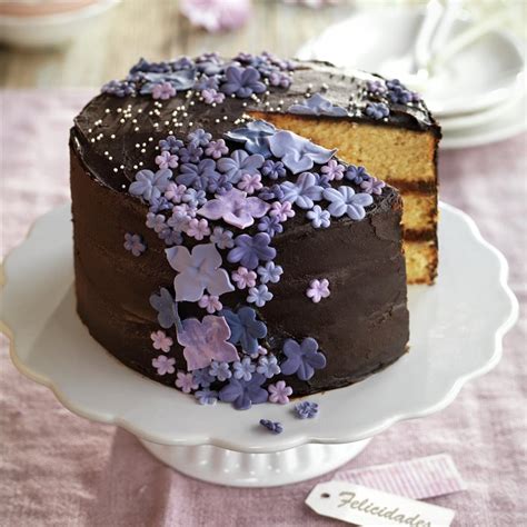 Maybe you would like to learn more about one of these? Tarta de chocolate con flores de fondant - Lecturas