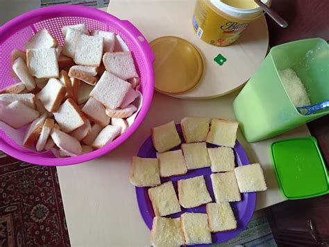 Mungkin kamu tengah khawatir terhadap kondisi kesehatan ibu, sampai terbawa mimpi. Potong Roti Kecil, Bakar Sampai Rangup, Resipi Awesome Ibu ...