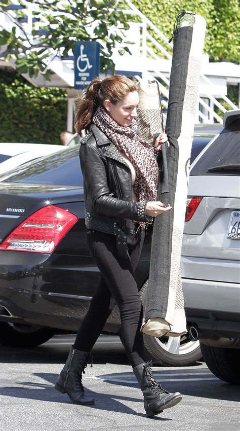 Kelly Brook Rug Shopping In West Hollywood Porn Pictures Xxx Photos