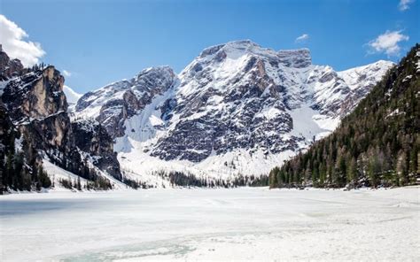 See Braies Lago Di Braies Im Winter In Den Dolomit Alpen Italien