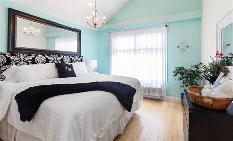 Are you looking for unique artwork to enhance your teal bedroom, living room, or coastal office decor? Teal and Damask bedroom This color walls.. or an accent ...