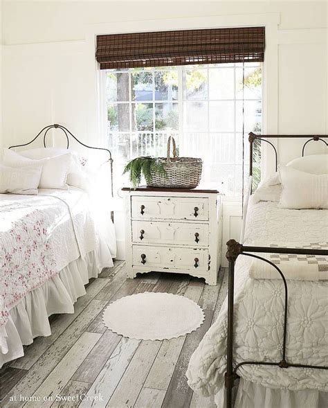 Cottage Farmhouse Bedroom Shabby Chic At Home On Sweetcreek Chic