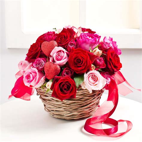 Valentine's day is all about impressing your girlfriend with something truly beautiful and what can be a better pick than flowers. Valentine's Day Flower Arrangement: Order Flowers Online ...