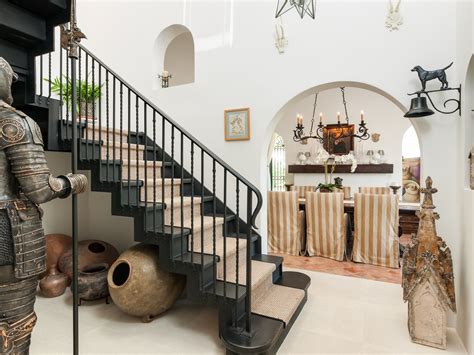 Like many architectural styles, spanish architecture was heavily influenced by the building. Beautiful Spanish Mission Style Home | Mission style homes ...