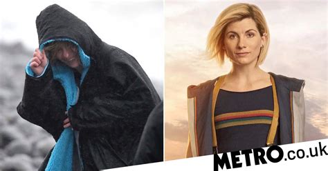 Doctor Whos Jodie Whittaker Laughs Off The Freezing Cold In New Scenes