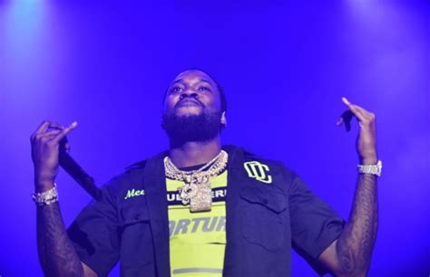 Meek Mill Swapping Out Lori Harvey Lyric Onstage Because Trey Songz Is