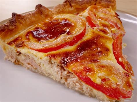 Ingrédients Pour 4 personnes 1 pâte feuilletée 130 g de thon 2 tomates