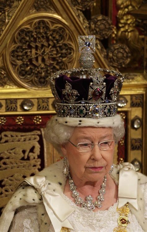 Queen Elizabeths Cool Crowns Photo 1