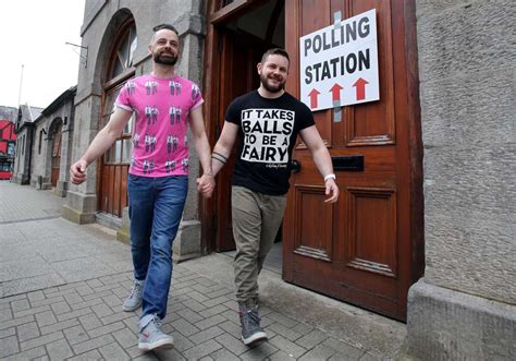Par Référendum L Irlande Dit Oui Au Mariage Homosexuel