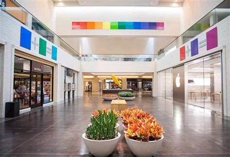 8 dollar fashion outlet is a store / shop located in dallas, texas. The Art Fair Comes to the Mall: Texas' Iconic Shopping ...