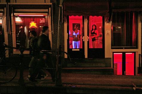 Amsterdams Red Light District Could Ban Sex Workers In Windows