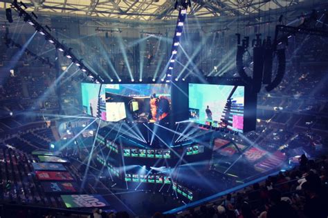 Players from all over the world can compete to gain the title of the world's there will be five weeks of solo tournaments and five weeks of duos, alternating between the two each week. Fortnite Championship Series announced during 2019 ...