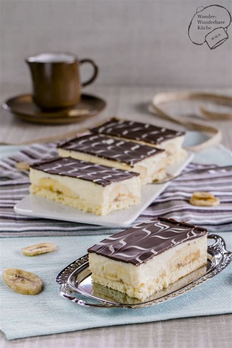Den kuchen nun mit den streuseln bedecken, sodass ihr den typischen „hügel erhaltet. Bananen-Creme-Schnitten | Bananen creme, Kuchen und torten ...