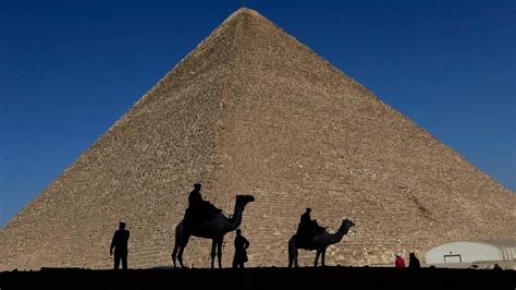Egypt Investigates After Photo Of Naked Couple On Great Pyramid Sparks Outrage