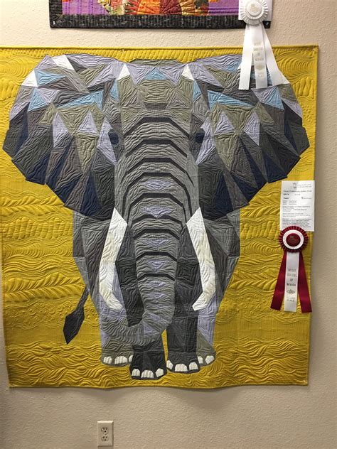 Pin By Pamela Hengeveld On Quilting And Sewing Elephant Quilts Pattern