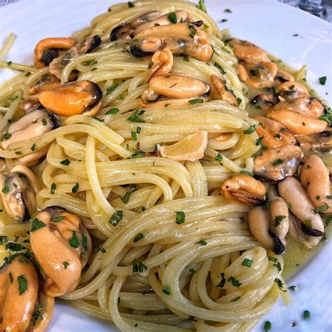 Spaghetti Con Le Cozze In Bianco Ricetta Ed Ingredienti Dei