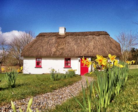 Western ireland vacation cottage rental. Lough Derg Thatched Cottages, Puckaun, Ireland - Booking.com