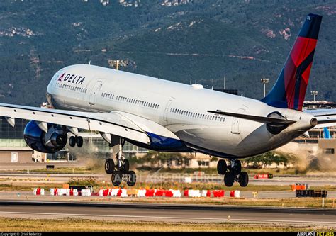N816nw Delta Air Lines Airbus A330 300 At Barcelona El Prat Photo
