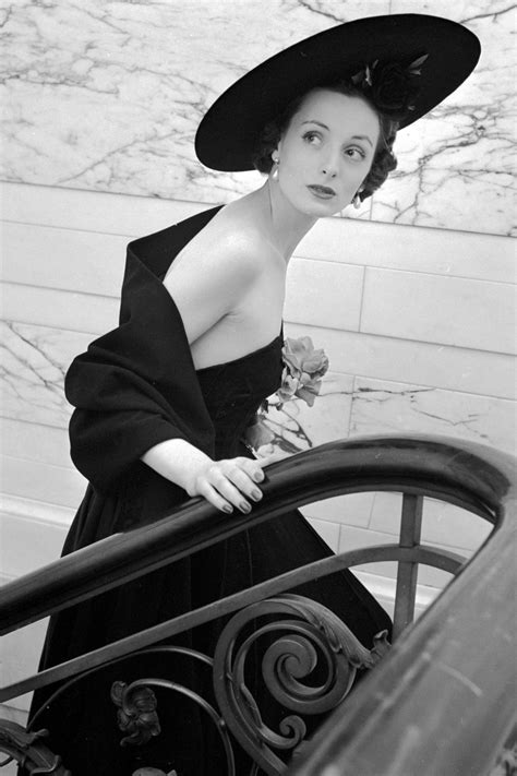In Photos Dior In The 1940s Vintage Dior Stile Di Moda Style Vintage