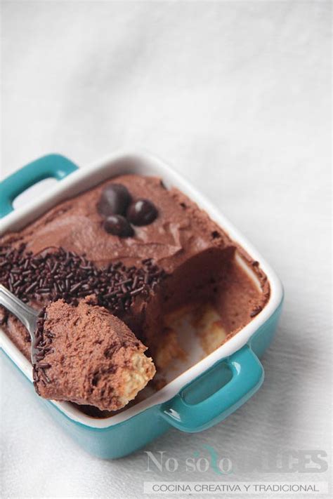 Con los 3 se puede hacer esta receta de origen francés, que suele llevar nata montada y/o claras batidas a punto de nieve. Mousse de chocolate y galletas (Sin huevo)