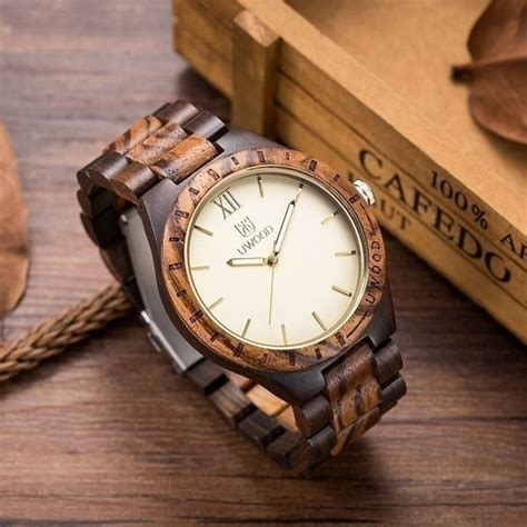 Ideal Classic Wood Wrist Watches Made Of Natural Sandal Wood