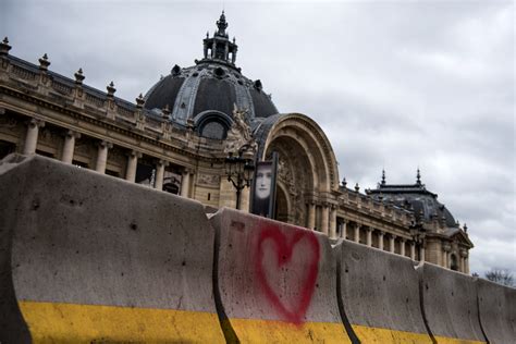 Bu kişiler, ilişkilerinde süreklilik sağlayamazlar, kimlik karmaşası yaşayabilir, iş seçimi, arkadaş seçimi gibi konularda sorunlar yaşarlar. Borderline Foto & Bild | europe, france, paris Bilder auf ...