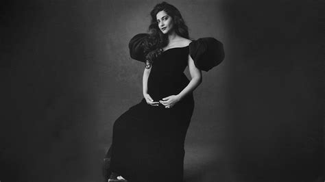 Sonam Kapoor Pregnancy Fashion Sonam Kapoor Fashion Maternity Fashion Herzindagi