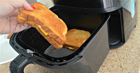 How To Make A Perfect Grilled Cheese Sandwich Using The Air Fryer